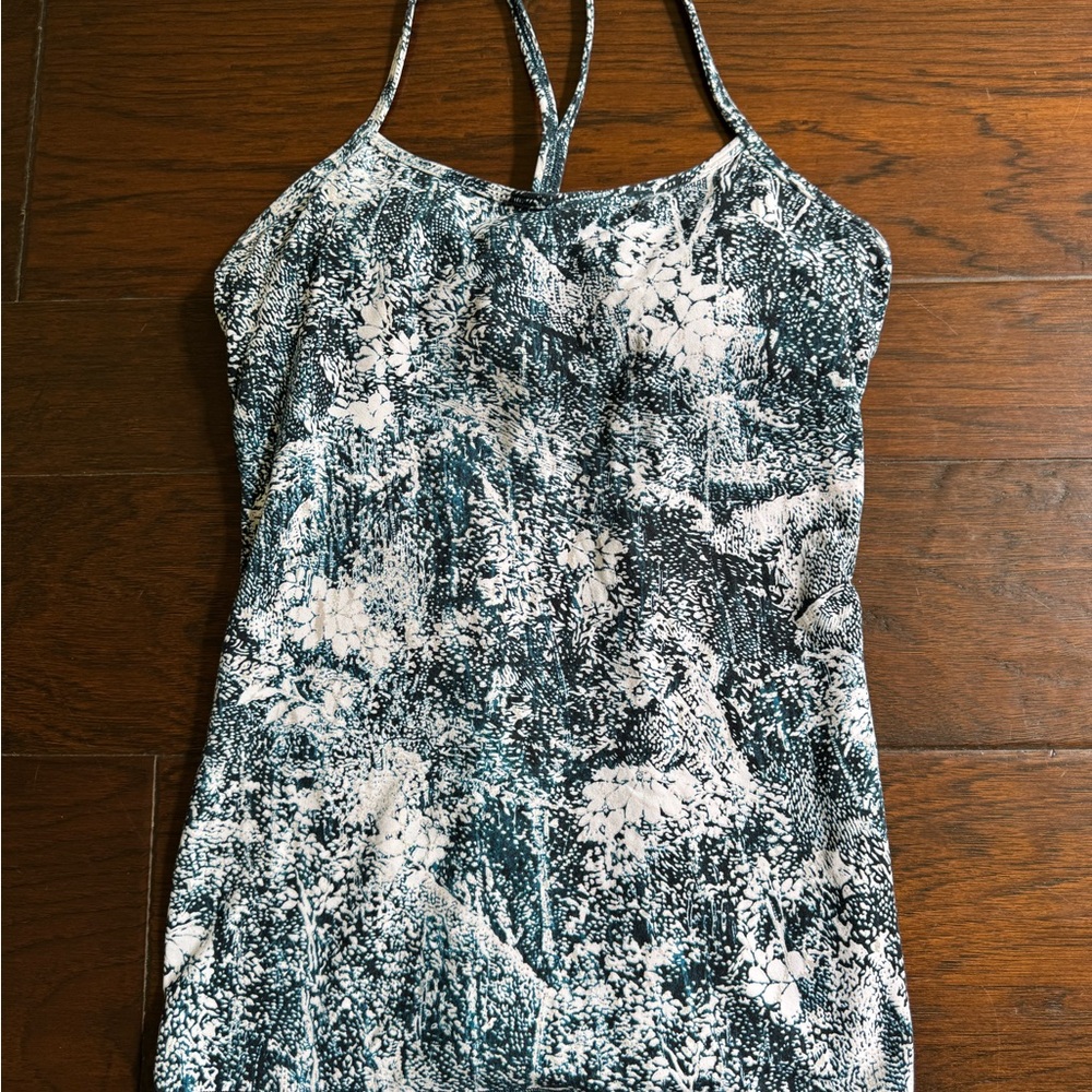 Lululemon Athletica blue and White Strappy tank built in bra